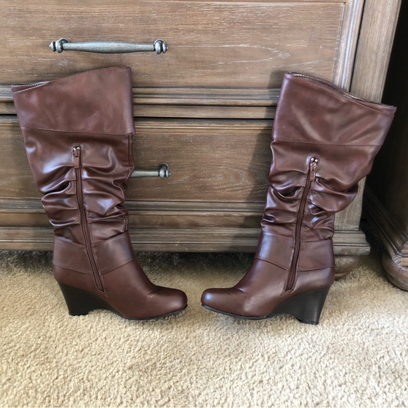 JOURNEE COLLECTION Buckle Detail Wedge Boots 7.5M - Picture 3 of 13